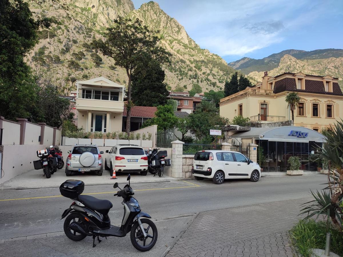 Bay Mola Aparts Kotor Exteriér fotografie