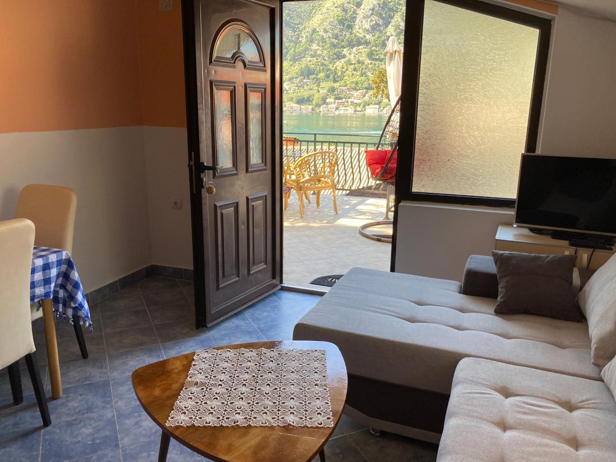 Bay Mola Aparts Kotor Exteriér fotografie
